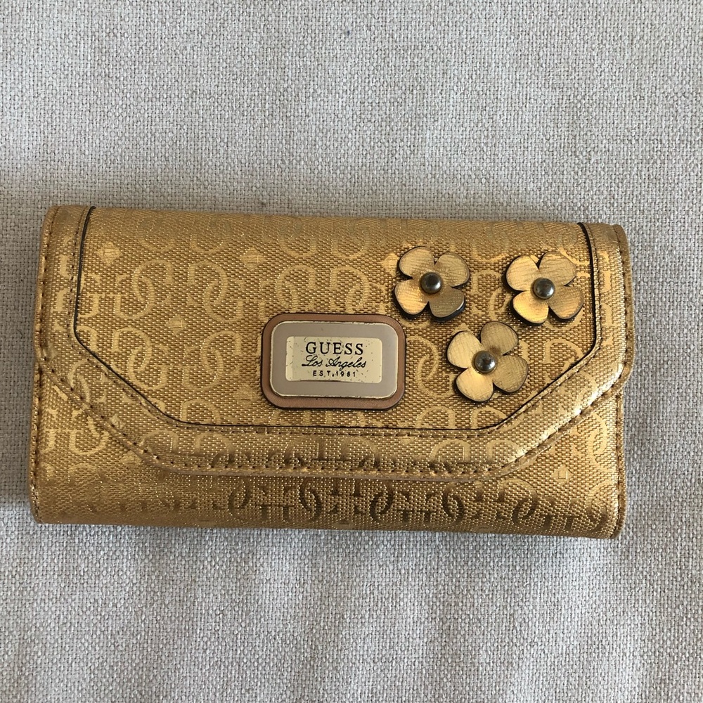 Guess flower wallet